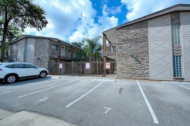 Building Photo - 1447 Heights Blvd