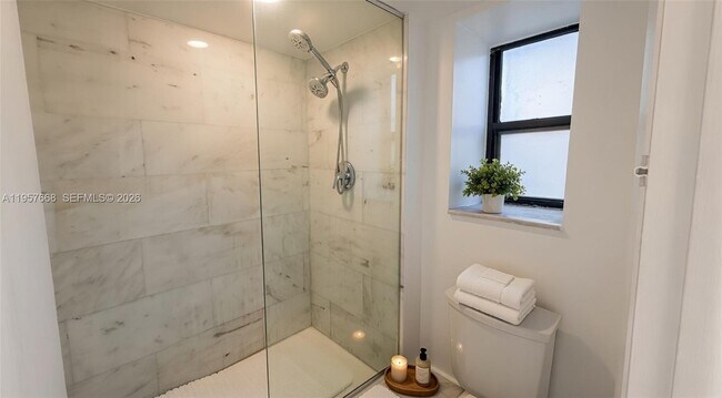 Building Photo - 20441 NE 30th Ave