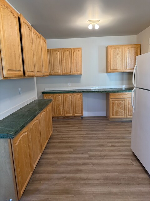 Large kitchen with tons of storage - 1624 Mill St