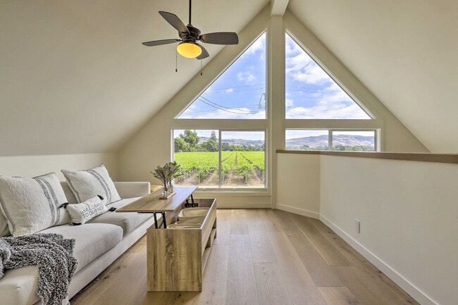 Building Photo - 1155 Grape Ln