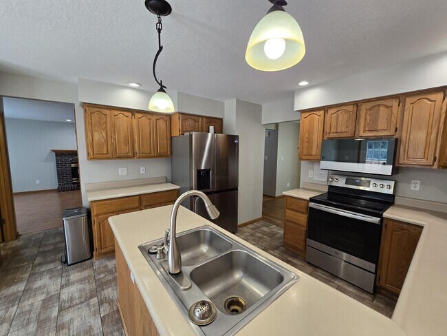Building Photo - 4710 Donald Dr