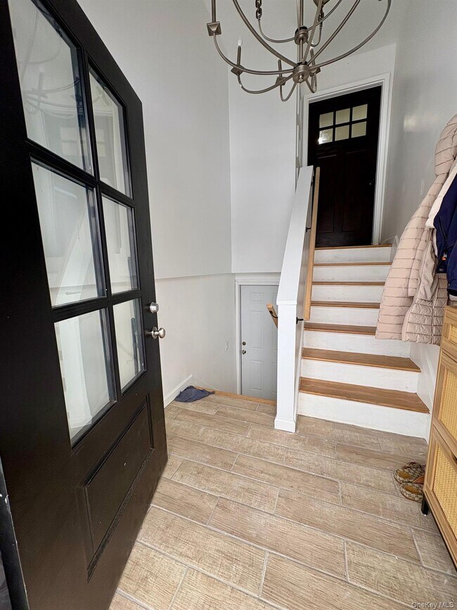 Building Photo - 40 Hillside Ave