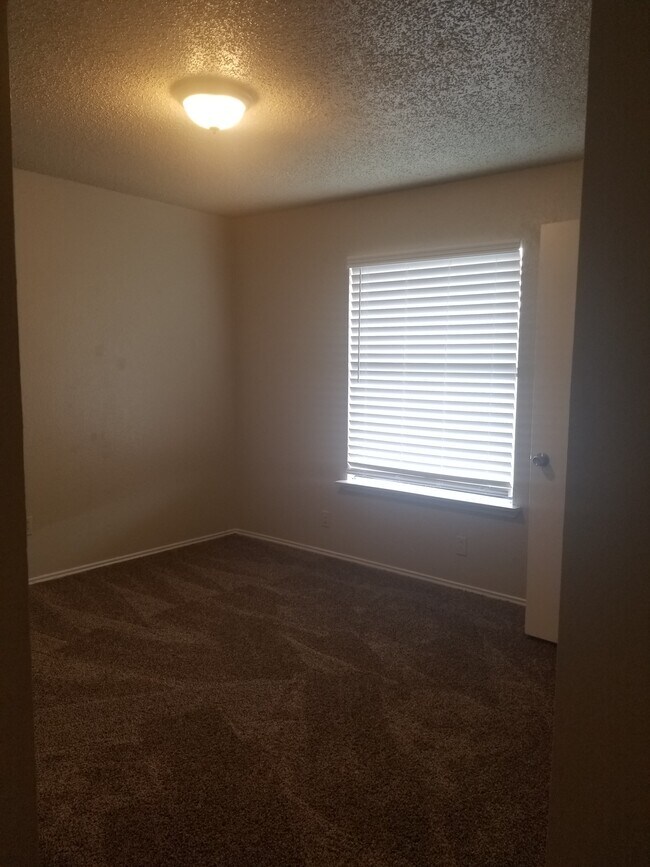 Building Photo - 1431 Windmill Ln