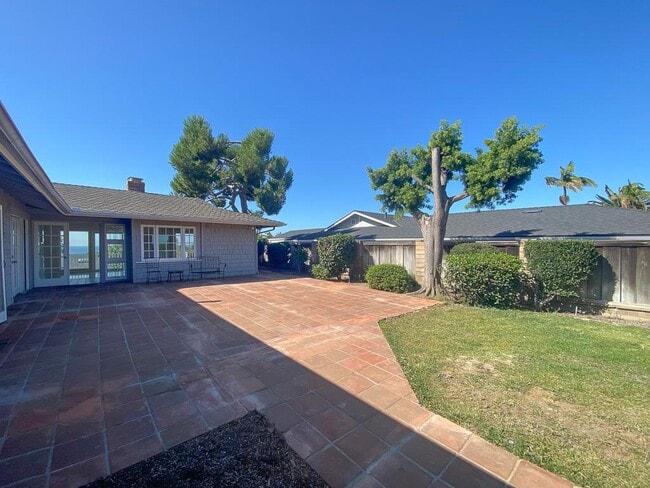 Building Photo - 2719 Via Arboleda