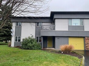 Building Photo - 3 Bedroom Condo for Rent - Hood River