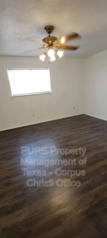 Building Photo - 5001 Middlecoff Rd