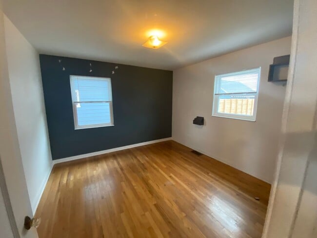 Building Photo - Beautiful 2 bedroom home in Chaffee Park with Huge Studio