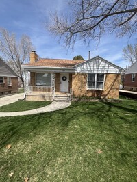 Building Photo - 1368 Darling St