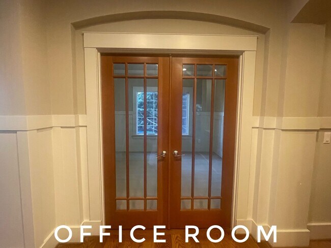 Building Photo - Tech Commuter's Dream Home - Walk to Micro...