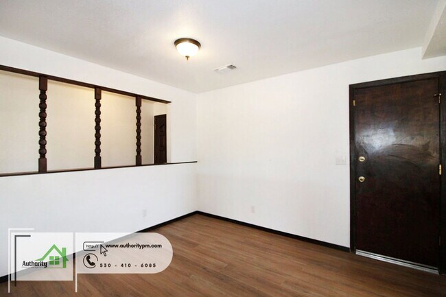 Building Photo - 8615 Patricia Dr