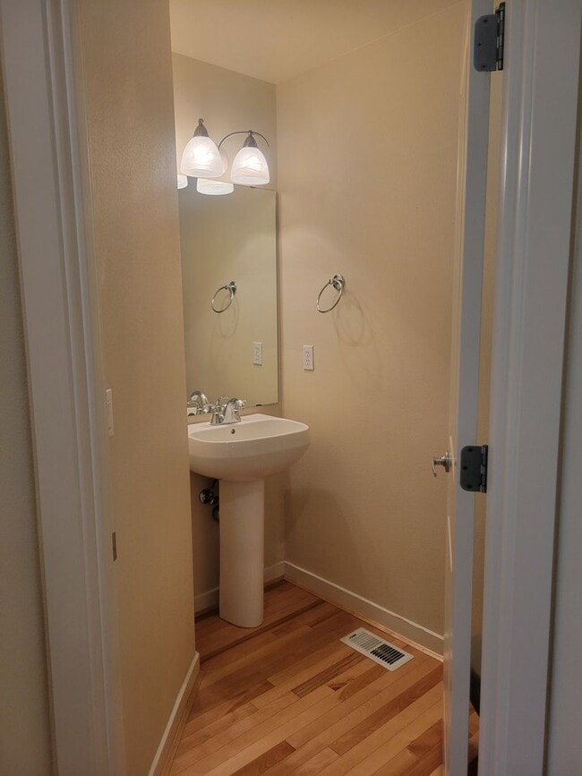 Building Photo - Highly Desirable Community, Beautiful View...