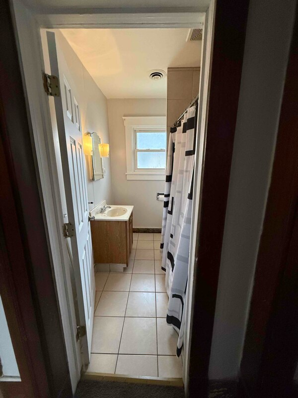 Building Photo - 505 6th St NE