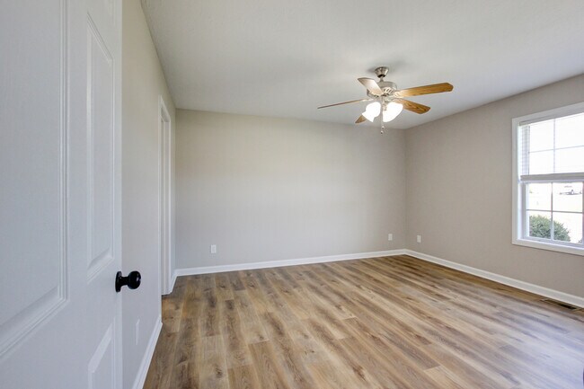 Building Photo - 51 Winding Oaks