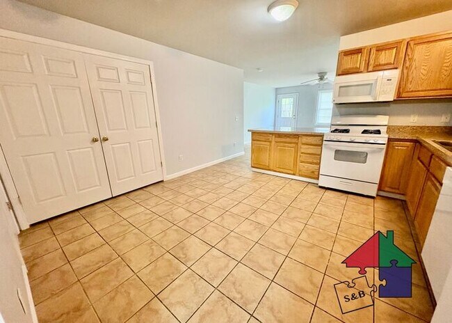 Building Photo - Gorgeous Pet Friendly Milton 3 Bedroom - Attached Garage and Patio!