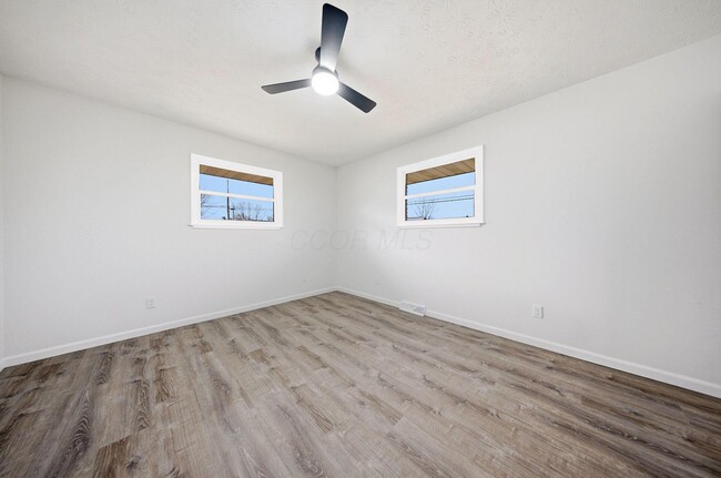 Building Photo - 103 Valleyview Dr