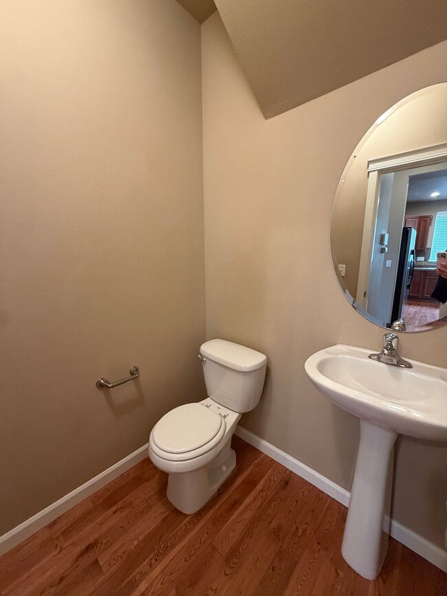 Building Photo - 1415 Grindstone Dr SE