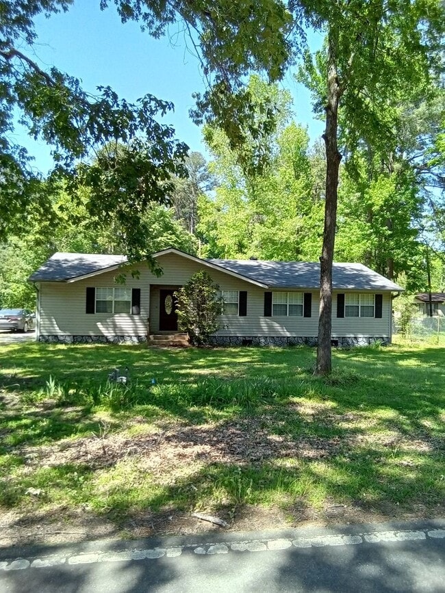 Building Photo - Haughton Home!