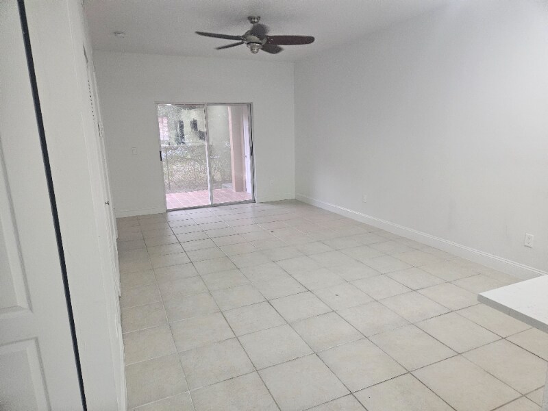 Building Photo - 3732 SW 7th Pl