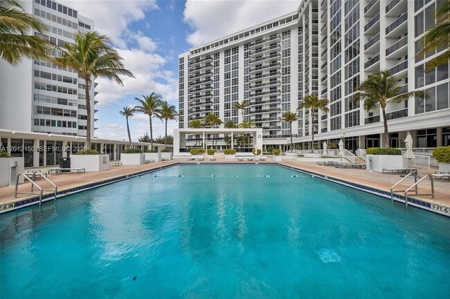 Building Photo - 10275 Collins Ave