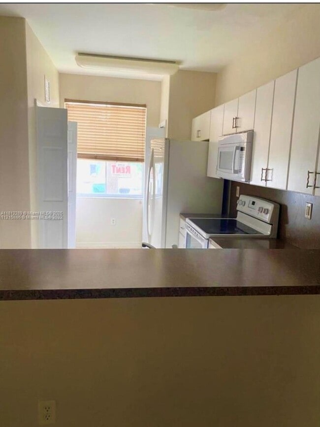 Building Photo - 9044 SW 153rd Ct
