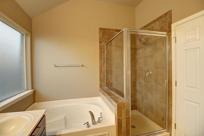 Building Photo - 7637 Cattlemen Dr