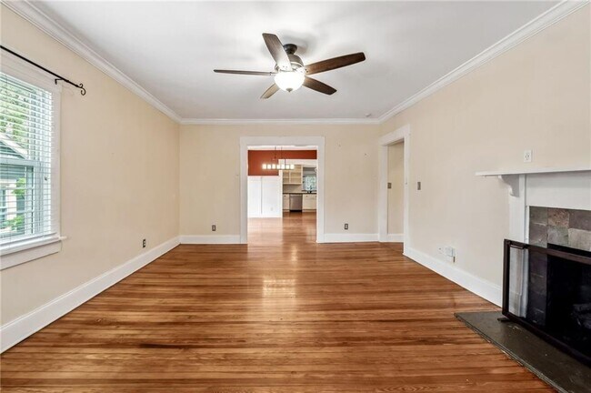 Building Photo - 976 Hall Pl NW