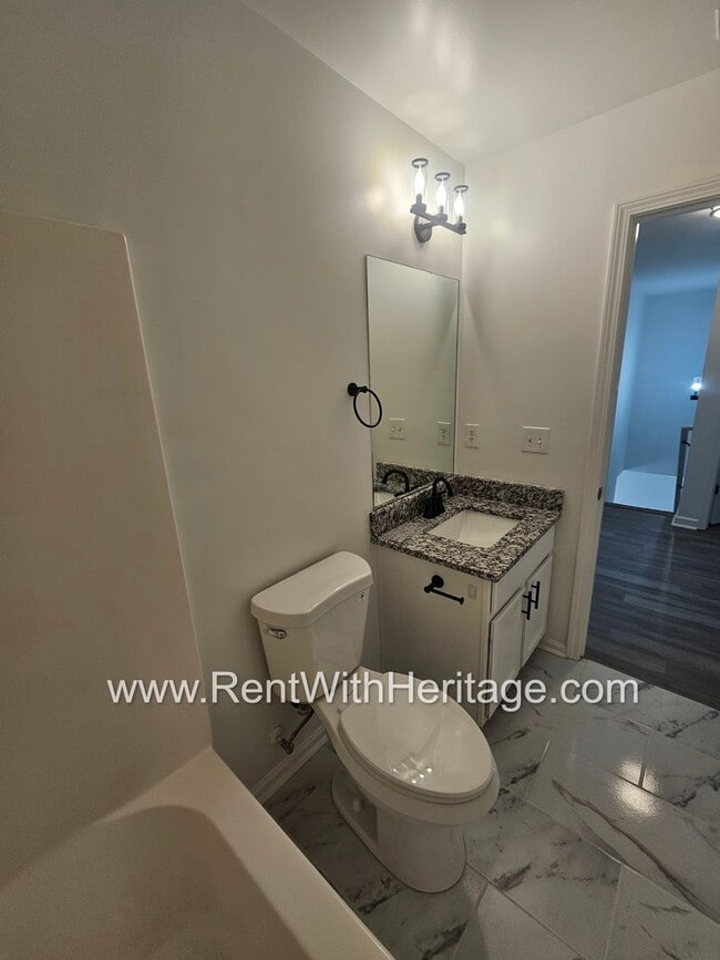 Building Photo - Awesome 3 bd/ 2ba With Everything Brand Ne...