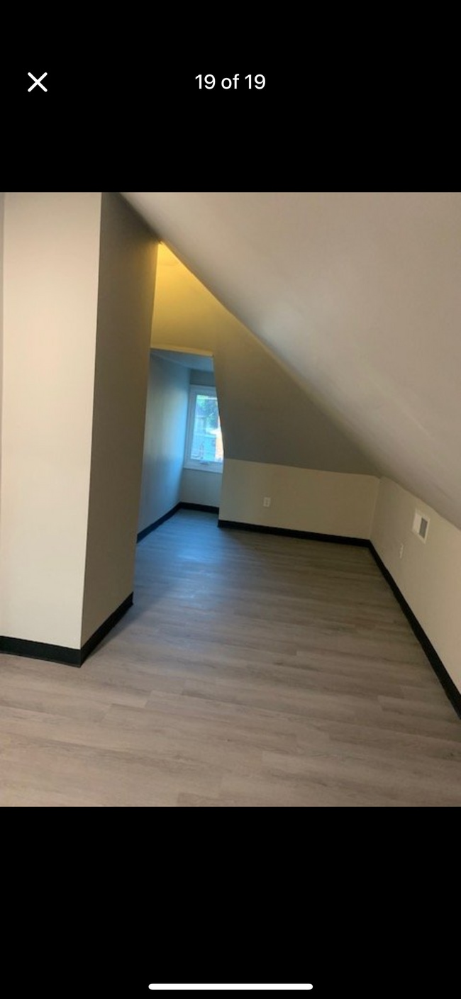 Building Photo - 639 E Middle St