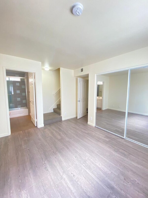 Building Photo - 13012 Riverside Dr