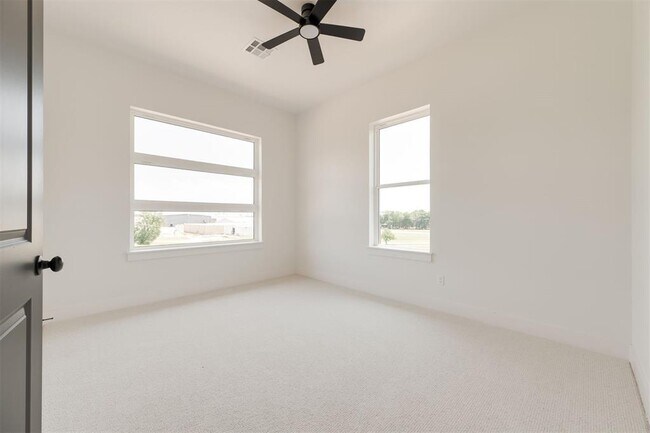 Building Photo - 1005 N Kelham Ave