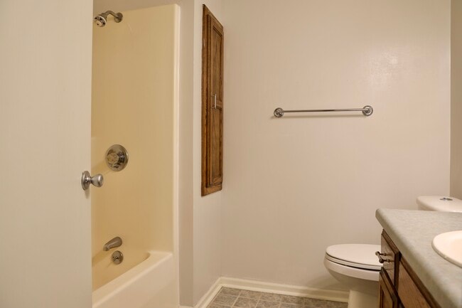 Building Photo - 16280 Hardwood Ln