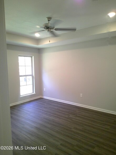 Building Photo - 520 Stone Brook Pl