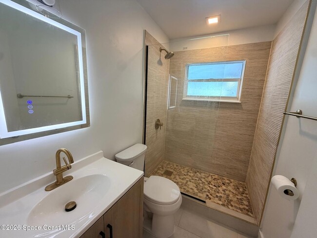 Building Photo - 205 Melaleuca Dr
