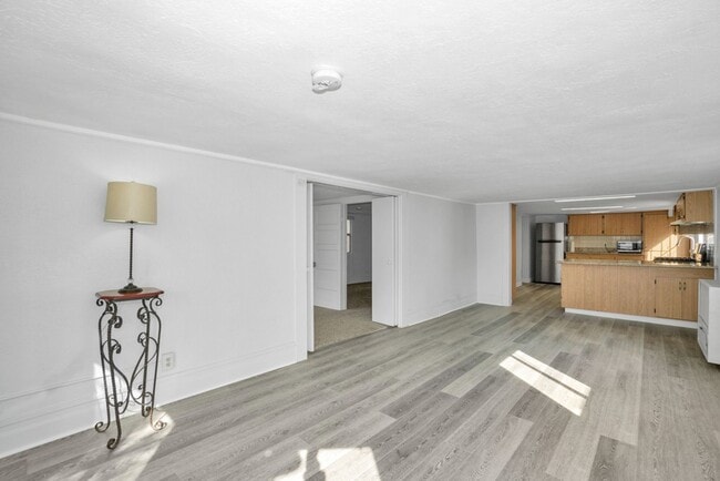 Building Photo - 531 Taylor Ave