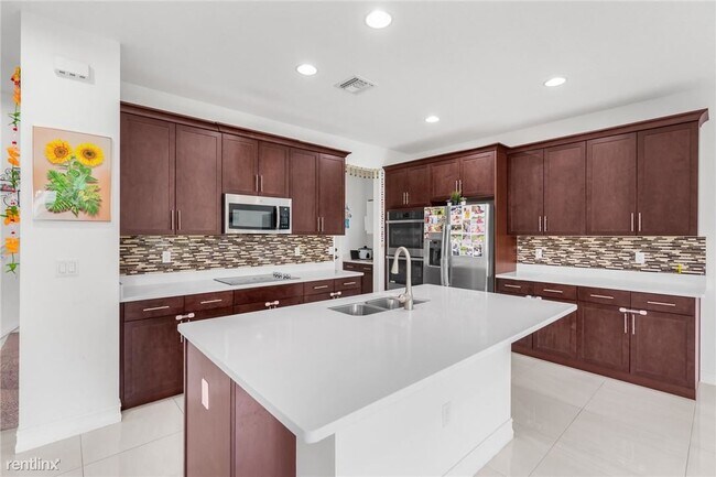 Building Photo - 3 br, 2.5 bath Townhome - 10015 Akenside Dr