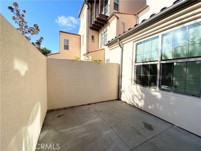 Building Photo - 57 Bronze Leaf