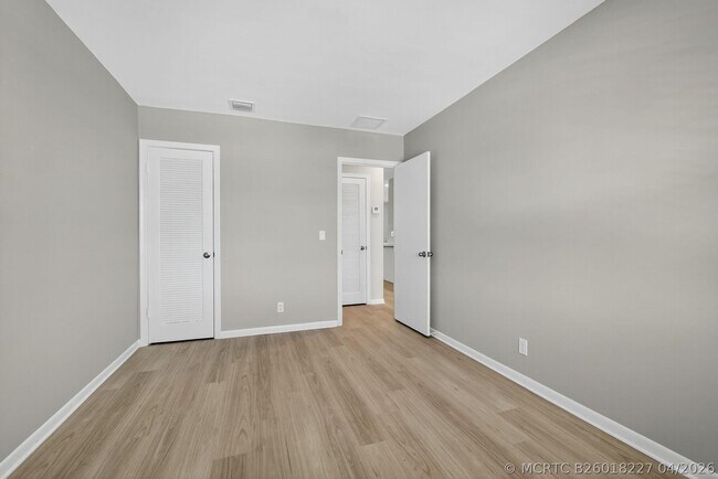 Building Photo - 42 Easthampton B