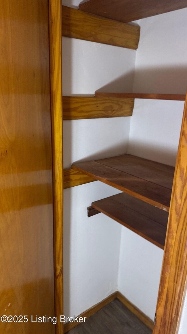 Building Photo - 5908 Ashby Ln