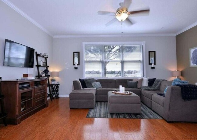 Building Photo - 158 Berenger Walk