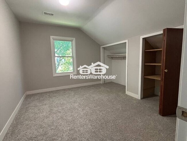 Building Photo - Cozy 3 bed 1.5 bath duplex unit in Hastings