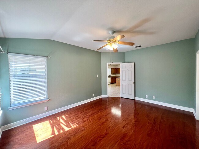 Building Photo - 3-Bedroom Home Near Loop 1604 with Fenced Yard & Two-Car Garage!