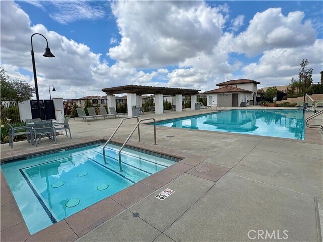 Building Photo - 2113 Crescent Moon