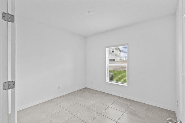 Building Photo - Spacious 4-Bedroom Home with Loft, Office & Private Backyard