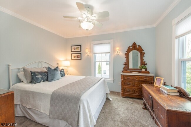 Building Photo - 121 Midland Ave