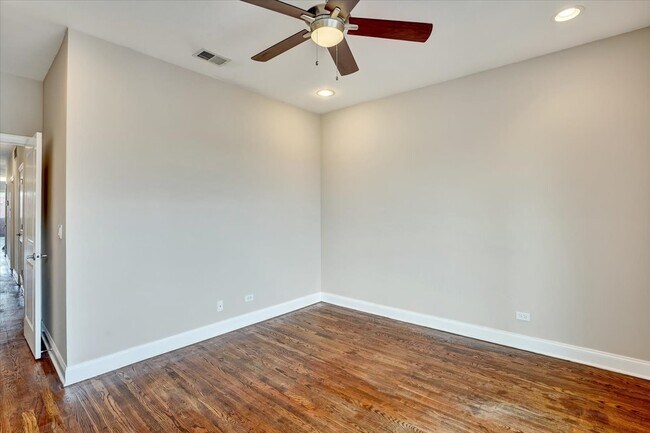 Building Photo - 3505 N Elston Ave