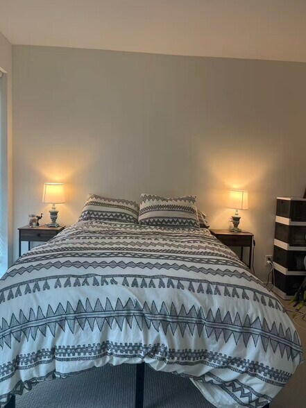 Building Photo - 11208 Pinehurst Way NE