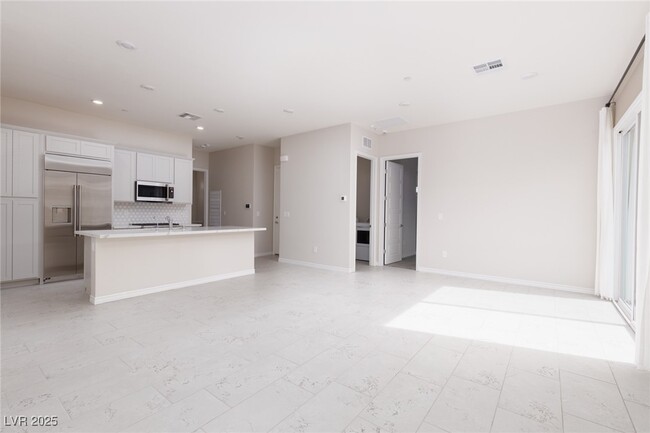 Building Photo - 929 Silverfir Ct