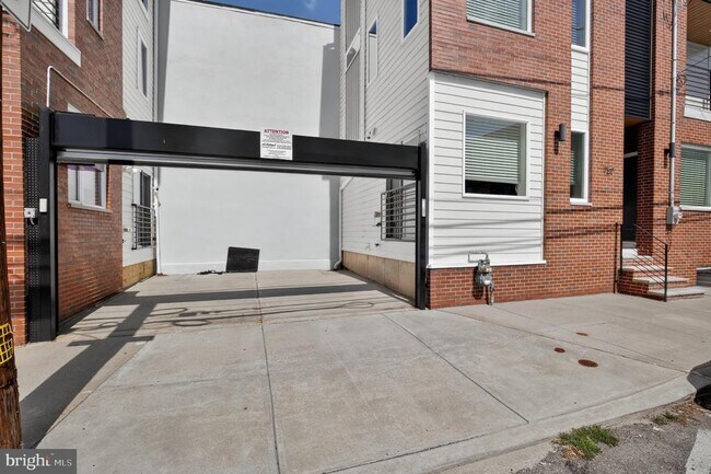 Building Photo - 950 Shackamaxon St