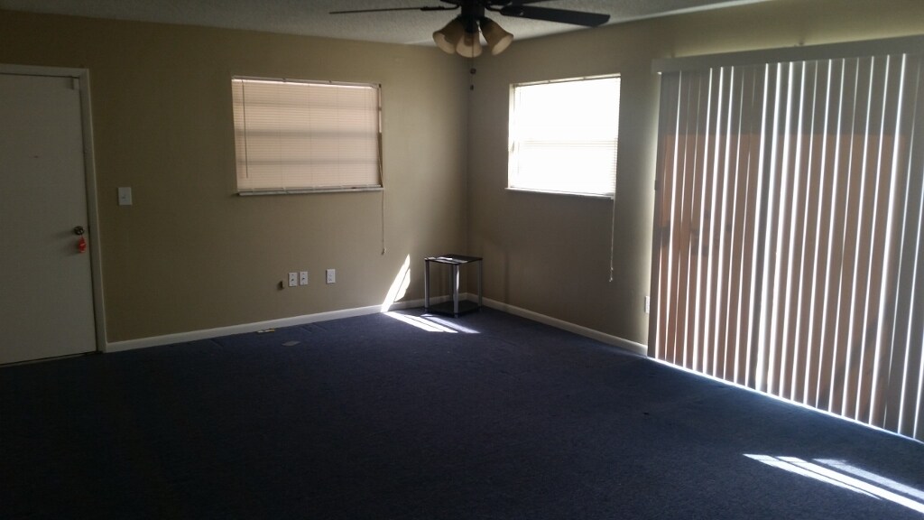 Building Photo - 1425 NE Old Mill Dr