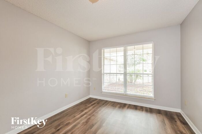 Building Photo - 20 Bickwick Ln